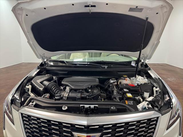 used 2022 Cadillac XT5 car, priced at $37,413