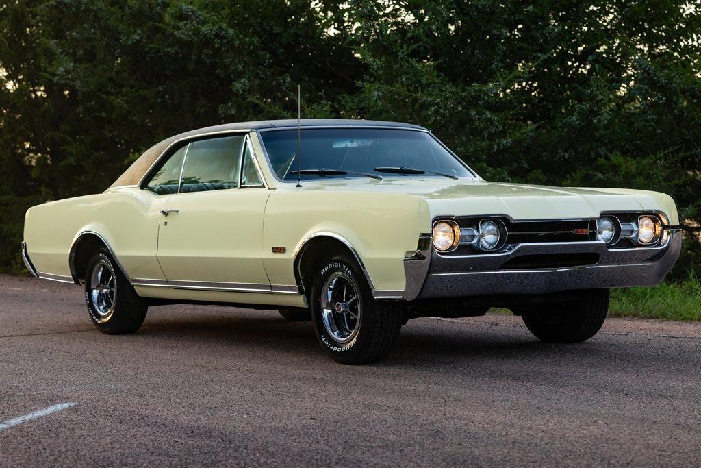 used 1967 Oldsmobile 442 car, priced at $38,500