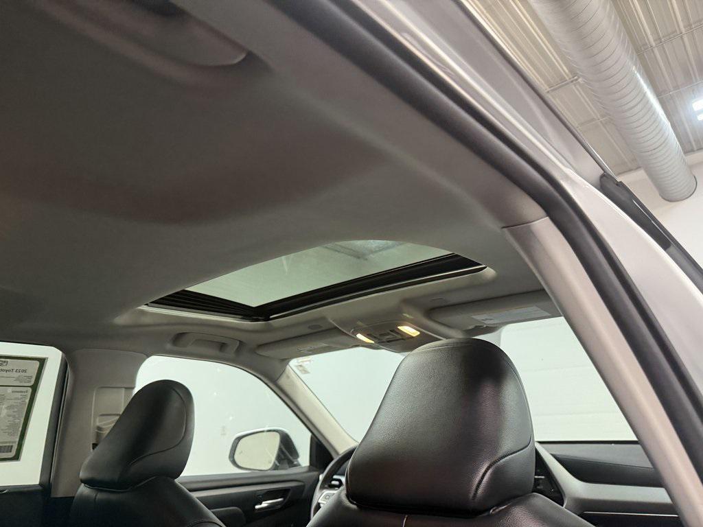 used 2023 Toyota Highlander car, priced at $36,701