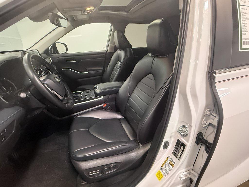 used 2023 Toyota Highlander car, priced at $36,701