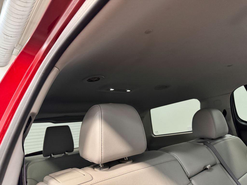 used 2023 GMC Acadia car, priced at $22,989