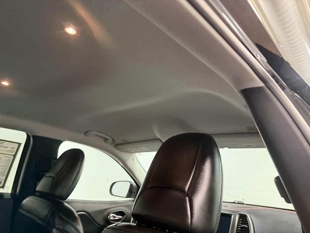 used 2019 Jeep Cherokee car, priced at $20,489