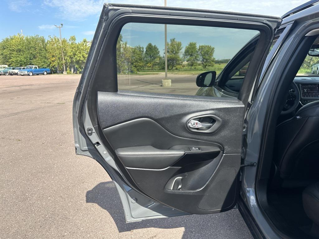 used 2023 Jeep Cherokee car, priced at $23,949