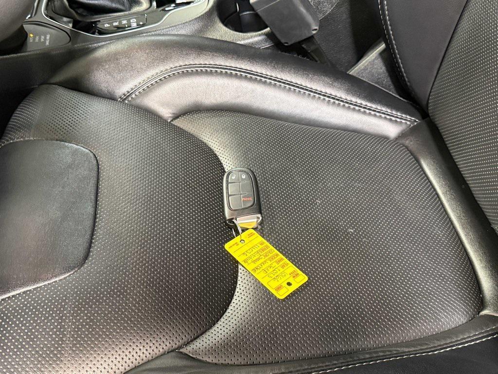 used 2023 Jeep Cherokee car, priced at $23,190