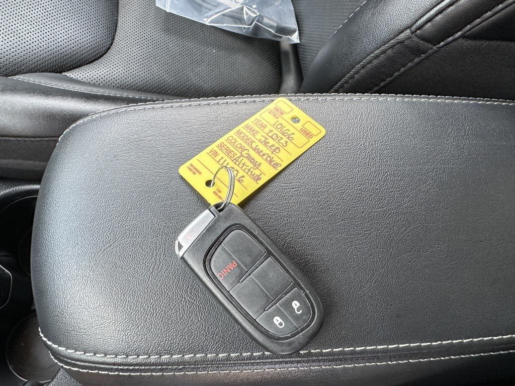 used 2023 Jeep Cherokee car, priced at $23,949
