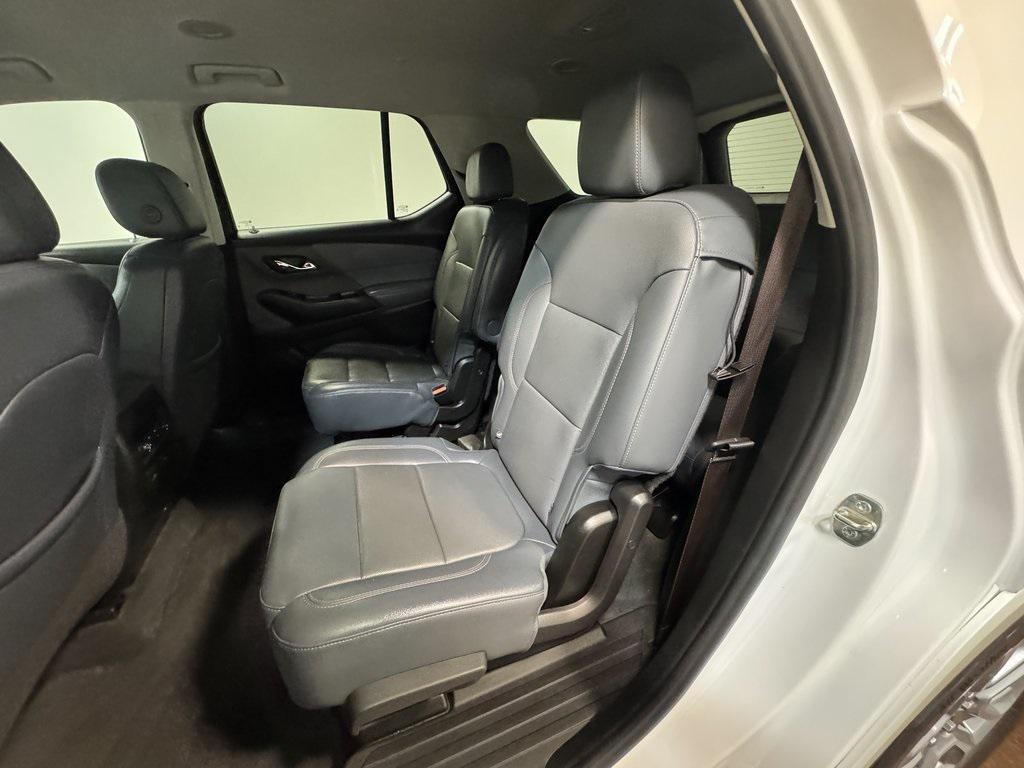 used 2021 Chevrolet Traverse car, priced at $27,903