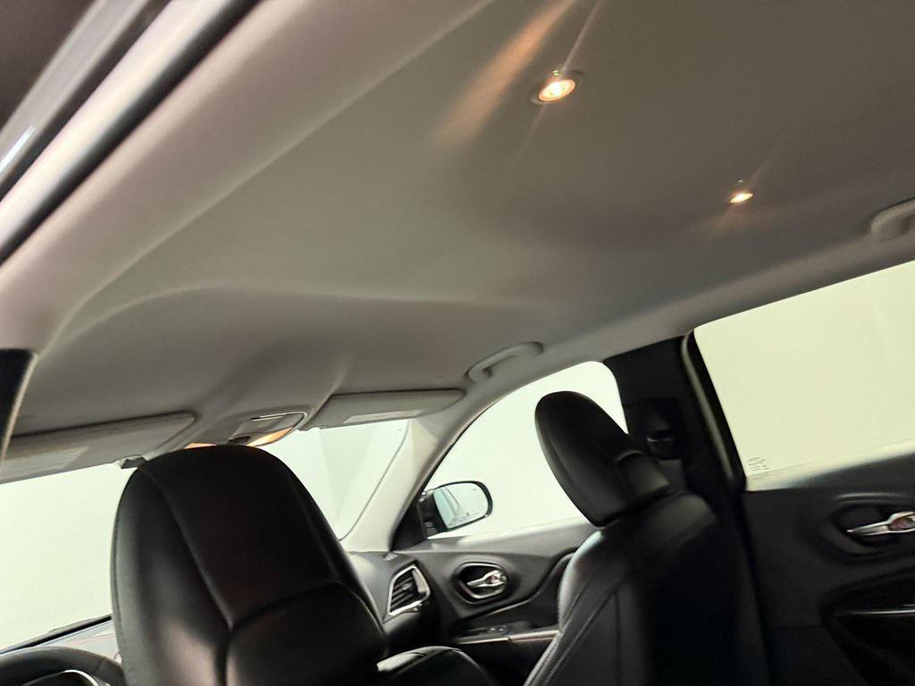used 2022 Jeep Cherokee car, priced at $25,612