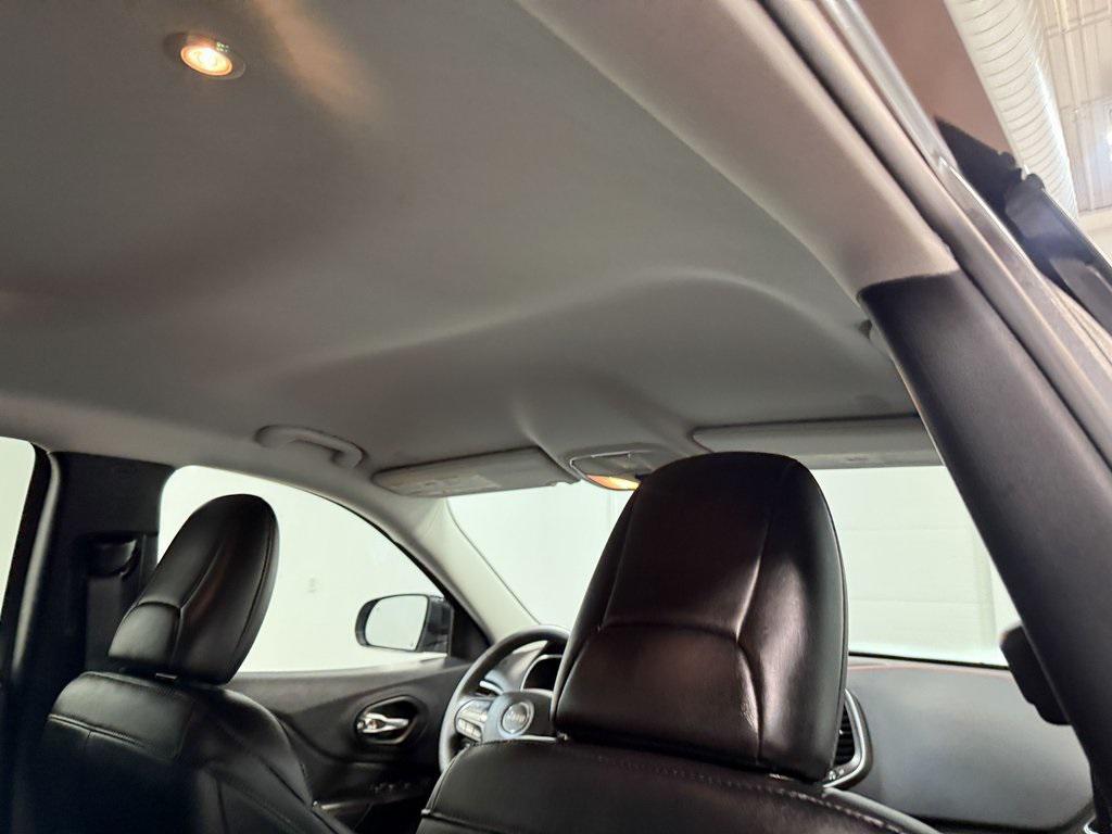 used 2022 Jeep Cherokee car, priced at $25,612