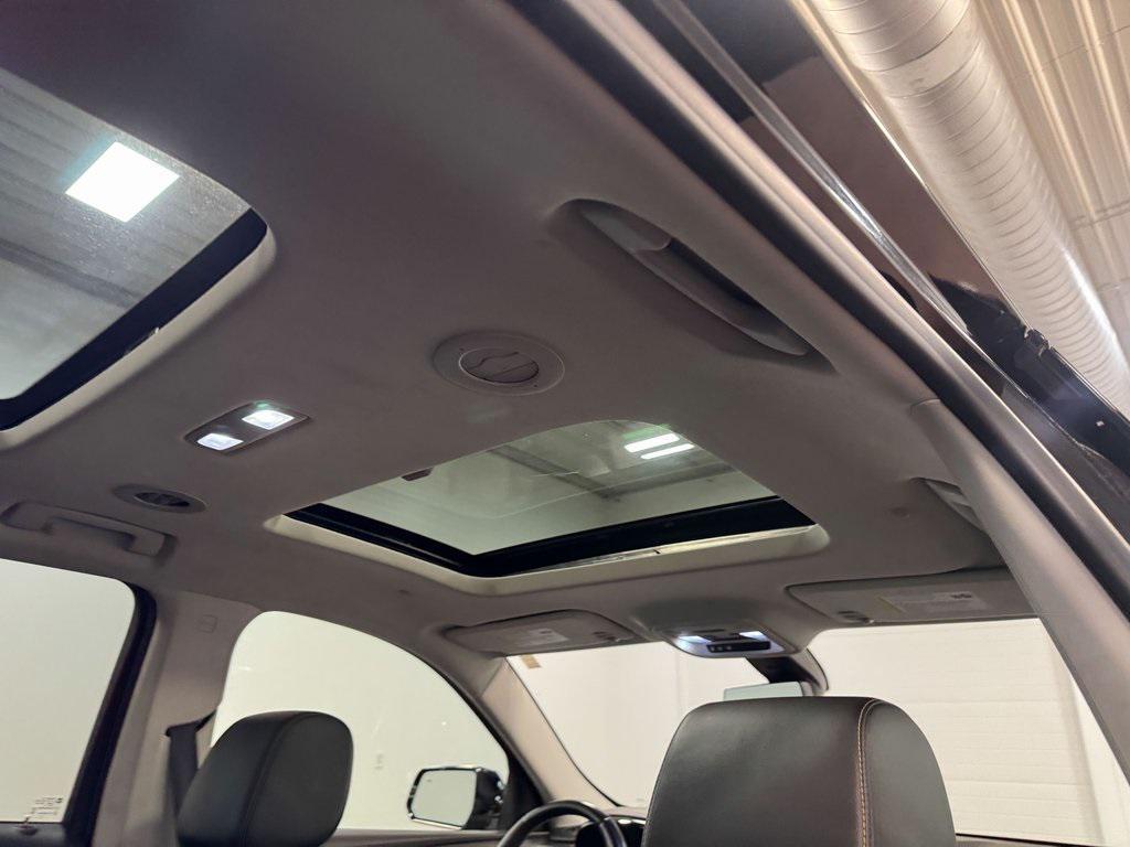 used 2019 Chevrolet Traverse car, priced at $23,297