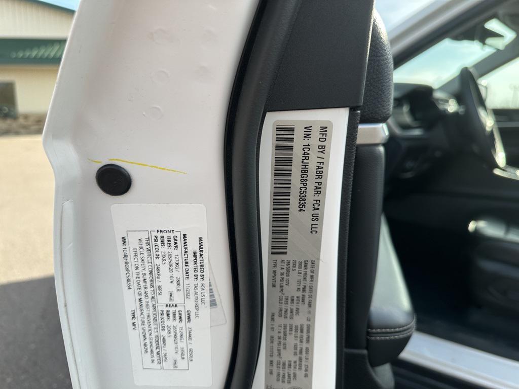 used 2023 Jeep Grand Cherokee car, priced at $30,520