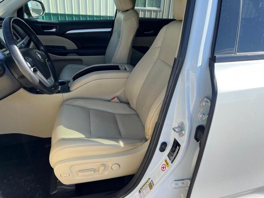 used 2018 Toyota Highlander car, priced at $32,249