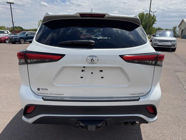 used 2022 Toyota Highlander car, priced at $38,608