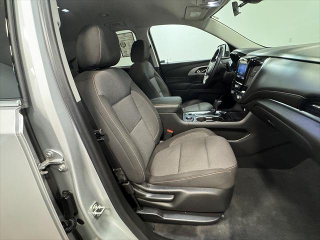 used 2020 Chevrolet Traverse car, priced at $27,556