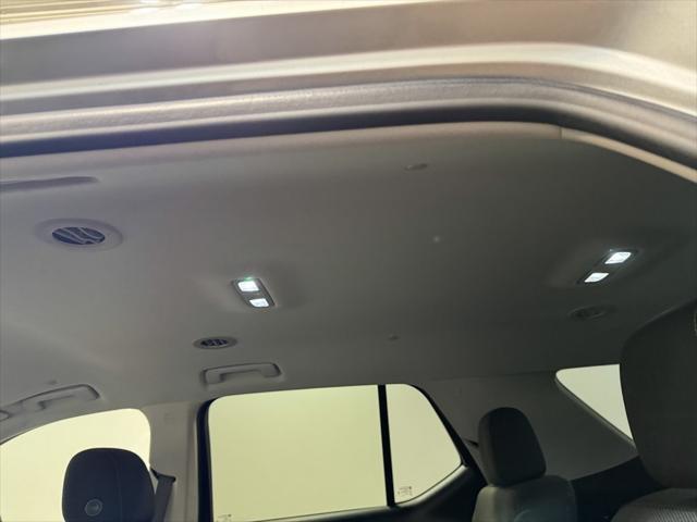 used 2020 Chevrolet Traverse car, priced at $27,556