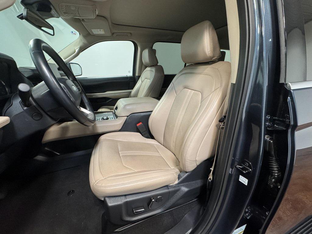 used 2024 Ford Expedition car, priced at $48,929
