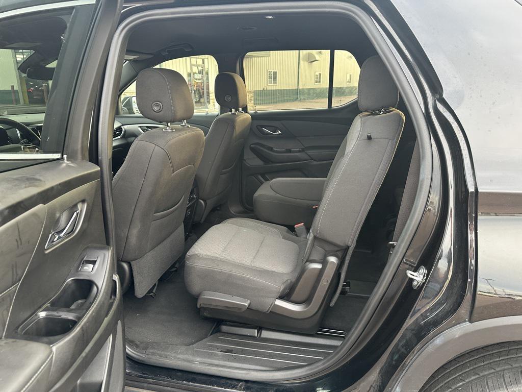 used 2023 Chevrolet Traverse car, priced at $29,989
