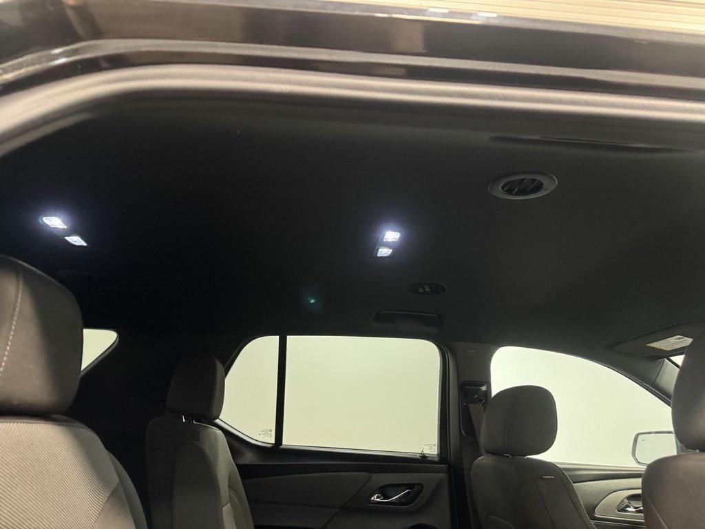 used 2023 Chevrolet Traverse car, priced at $29,500