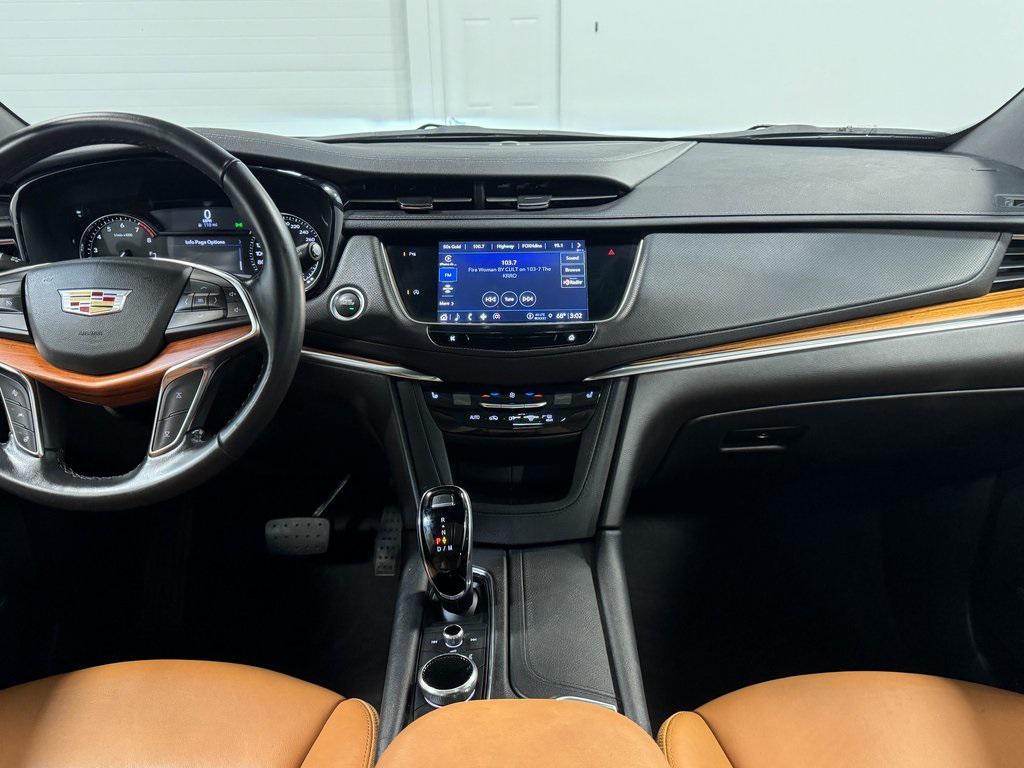 used 2022 Cadillac XT5 car, priced at $31,307