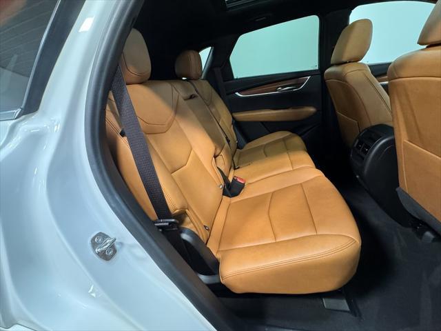 used 2022 Cadillac XT5 car, priced at $31,989