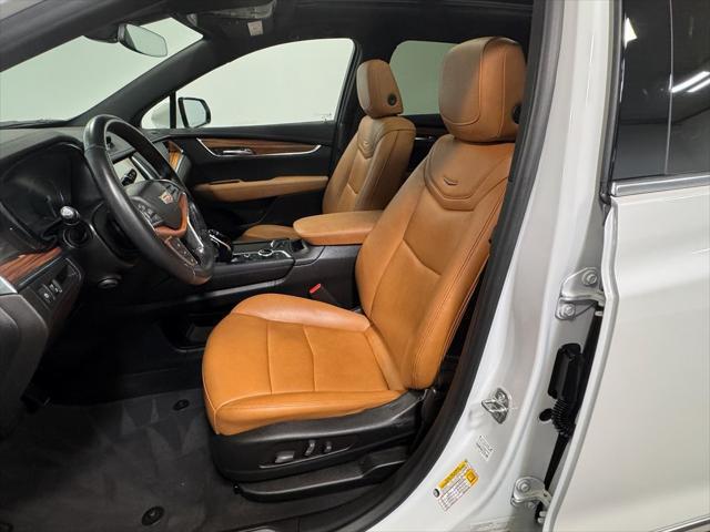 used 2022 Cadillac XT5 car, priced at $31,989