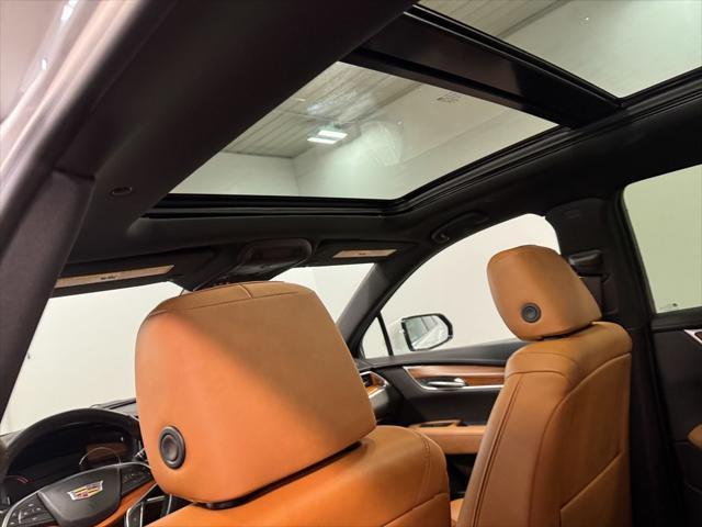 used 2022 Cadillac XT5 car, priced at $31,989