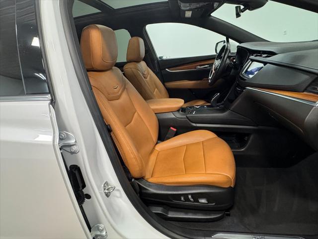 used 2022 Cadillac XT5 car, priced at $31,989