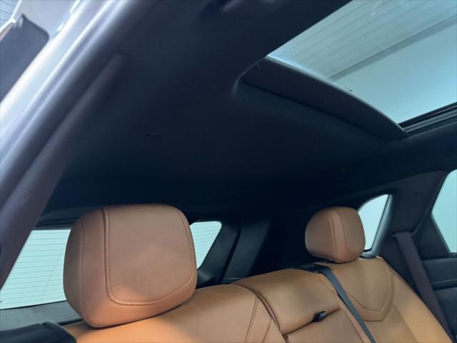 used 2022 Cadillac XT5 car, priced at $31,989