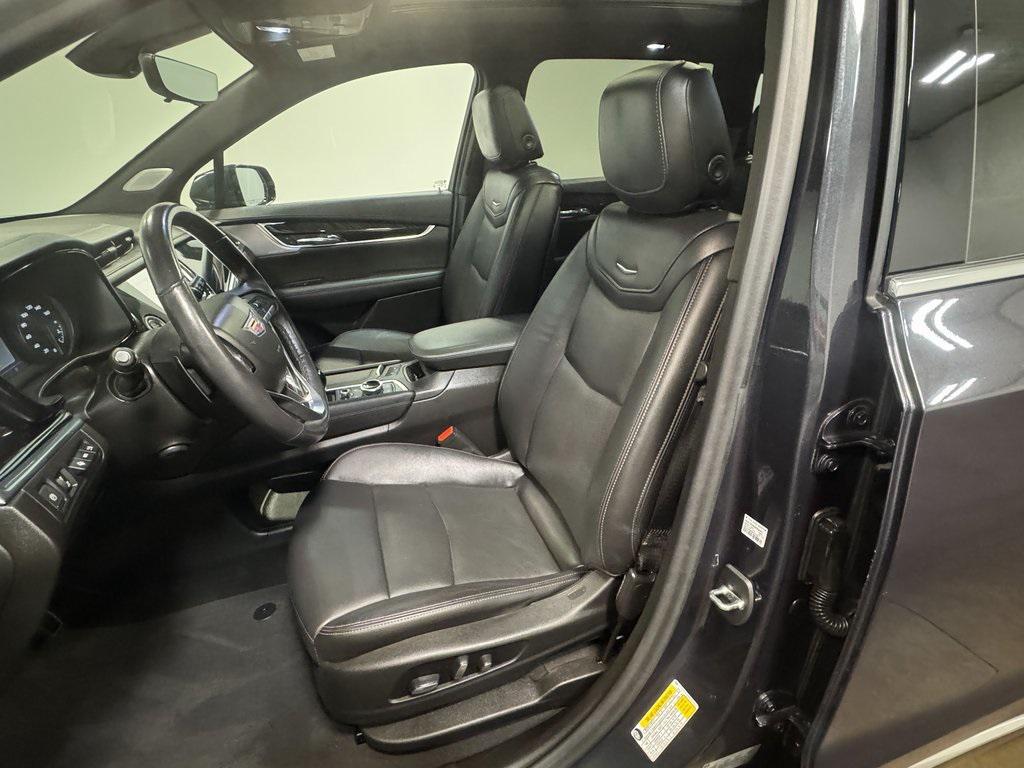 used 2021 Cadillac XT6 car, priced at $31,882