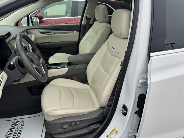 used 2022 Cadillac XT5 car, priced at $37,058