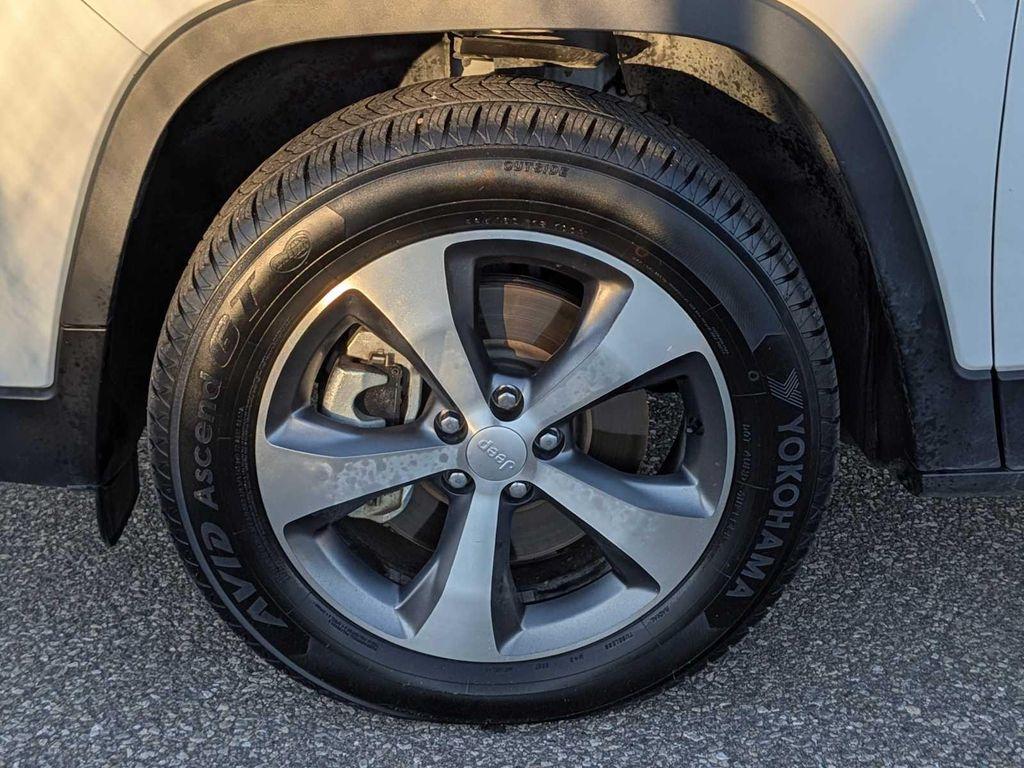 used 2021 Jeep Cherokee car, priced at $19,995