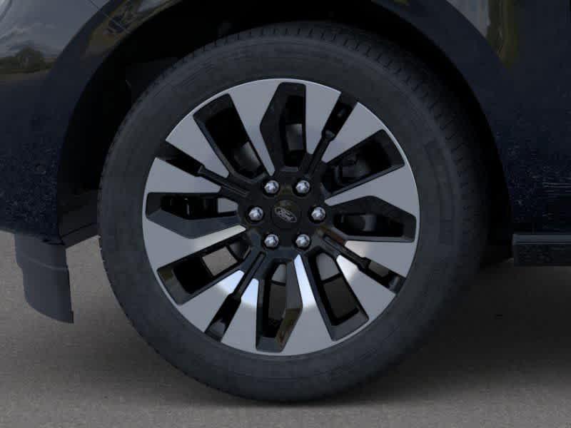new 2025 Ford Expedition car, priced at $87,254
