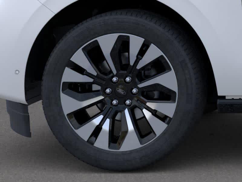 new 2025 Ford Expedition car, priced at $78,268