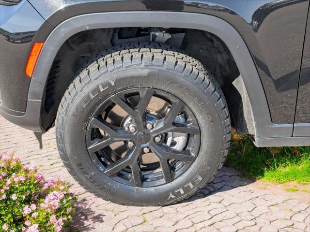 used 2024 Jeep Grand Cherokee L car, priced at $37,566