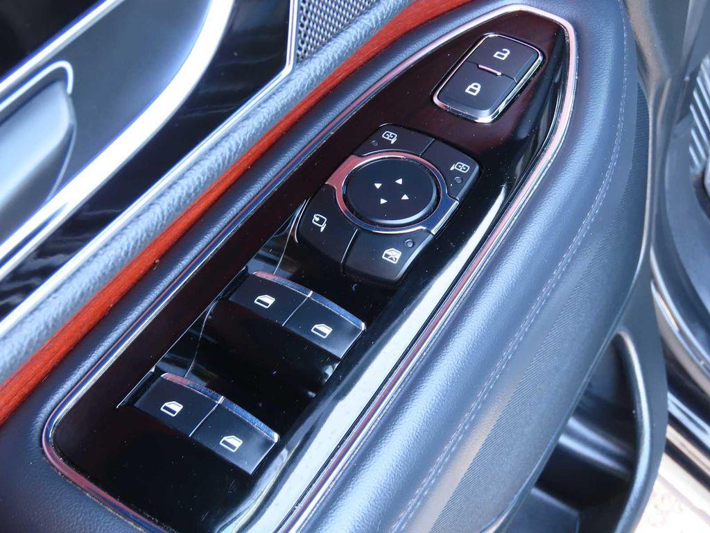 used 2024 Lincoln Navigator car, priced at $62,495