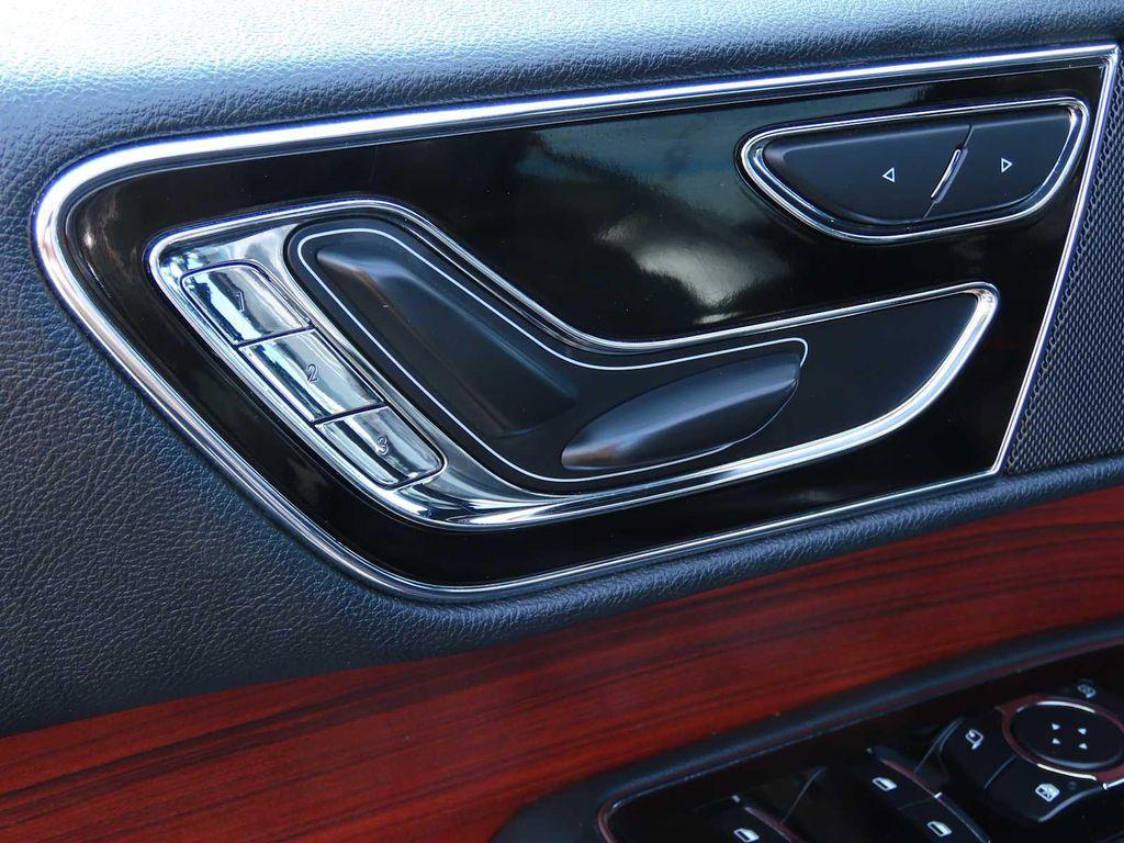 used 2024 Lincoln Navigator car, priced at $62,495