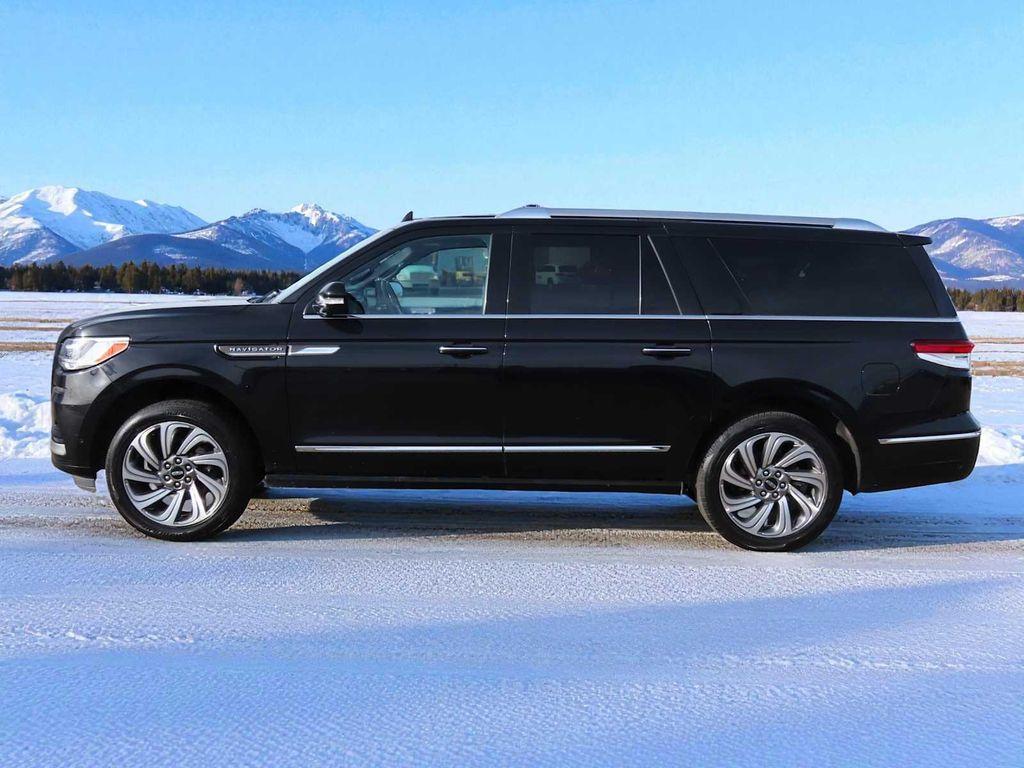 used 2024 Lincoln Navigator car, priced at $62,495