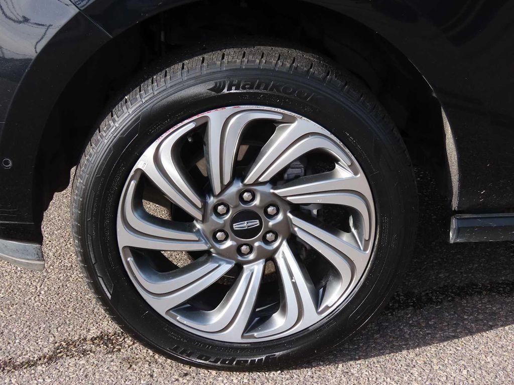 used 2024 Lincoln Navigator car, priced at $62,495