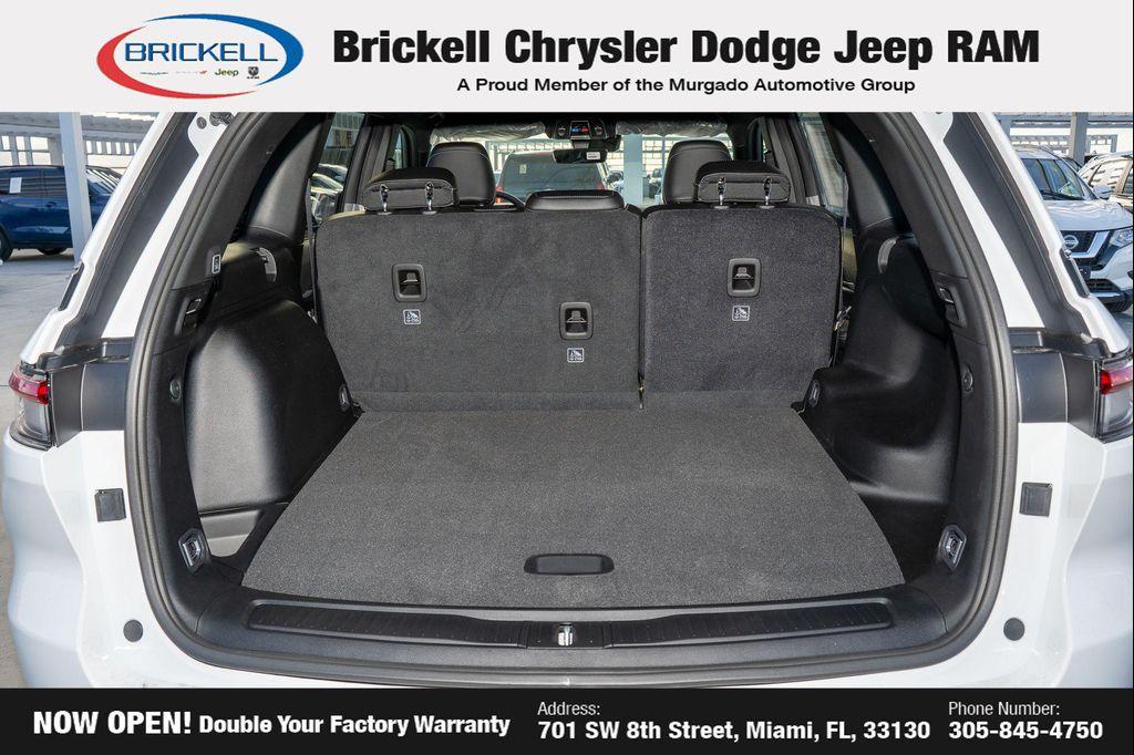 new 2025 Jeep Grand Cherokee car, priced at $43,784