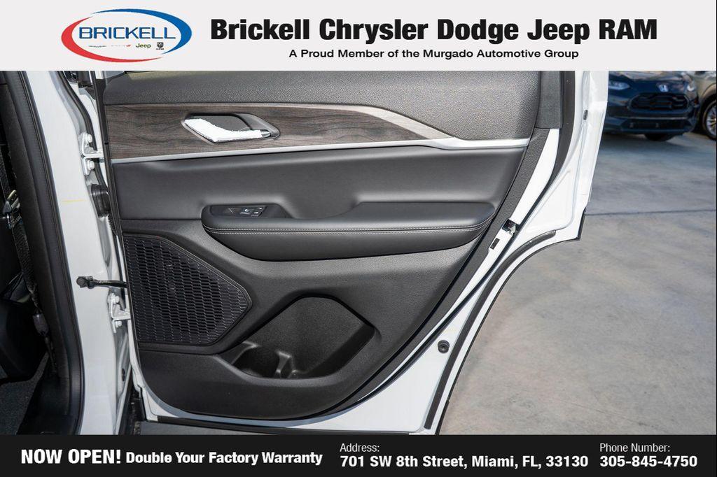 new 2025 Jeep Grand Cherokee car, priced at $43,784