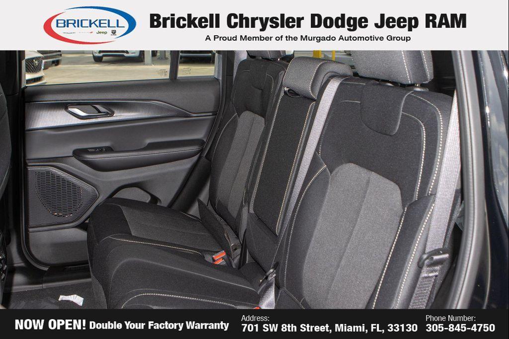 new 2025 Jeep Grand Cherokee car, priced at $36,790