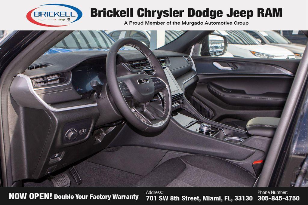 new 2025 Jeep Grand Cherokee car, priced at $36,790