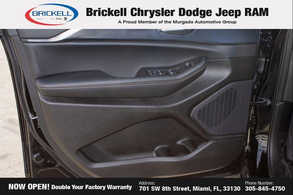 new 2025 Jeep Grand Cherokee car, priced at $36,790