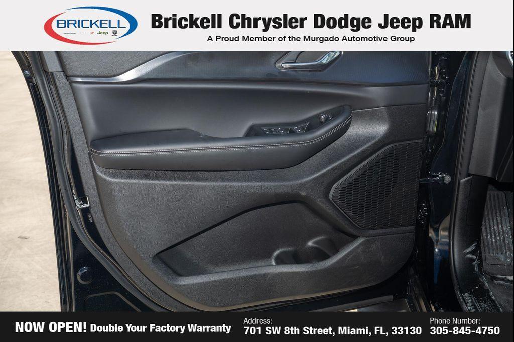 new 2025 Jeep Grand Cherokee car, priced at $31,079
