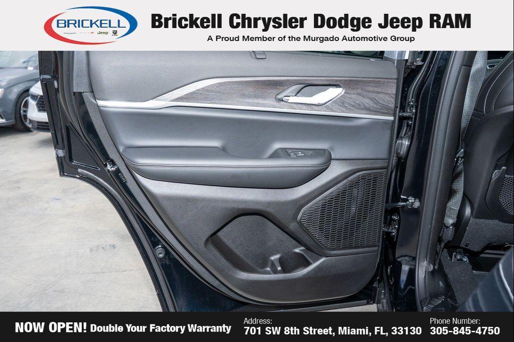 new 2025 Jeep Grand Cherokee car, priced at $42,631