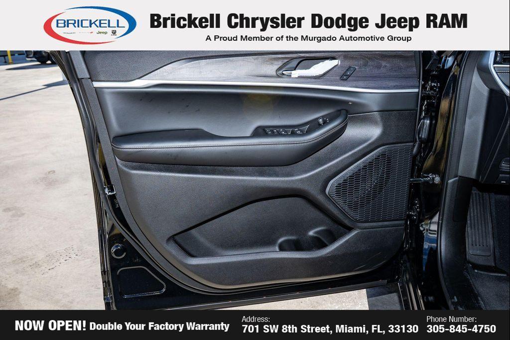 new 2025 Jeep Grand Cherokee car, priced at $41,681