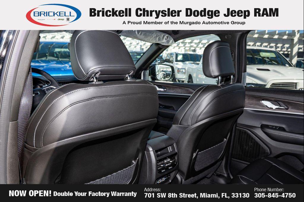 new 2025 Jeep Grand Cherokee car, priced at $41,681