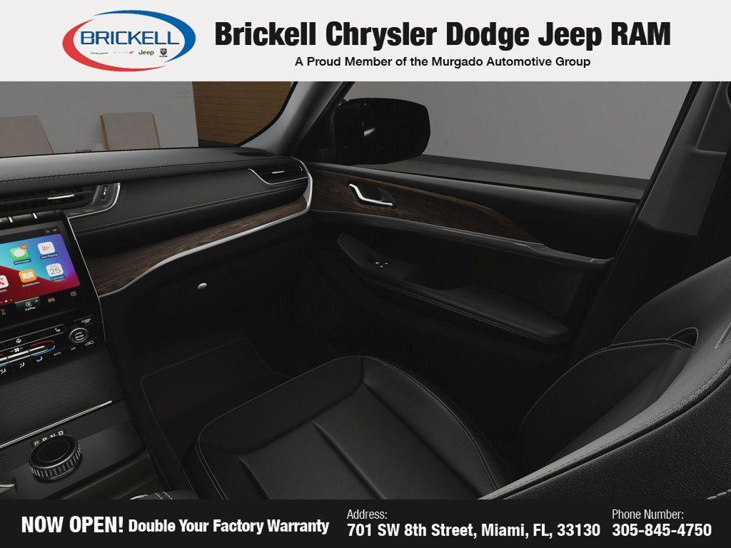 new 2025 Jeep Grand Cherokee car, priced at $39,117