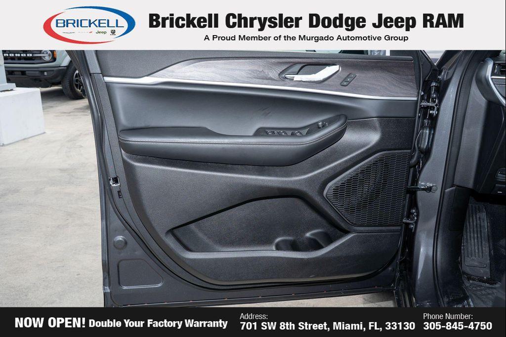 new 2025 Jeep Grand Cherokee car, priced at $41,445