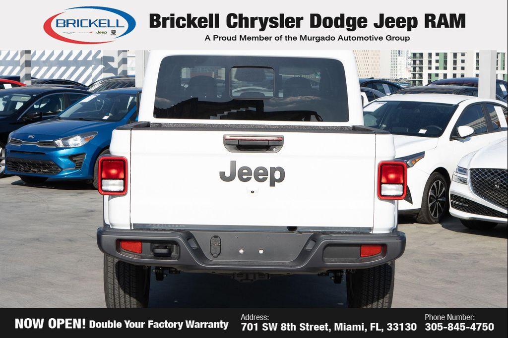 new 2026 Jeep Gladiator car, priced at $42,894