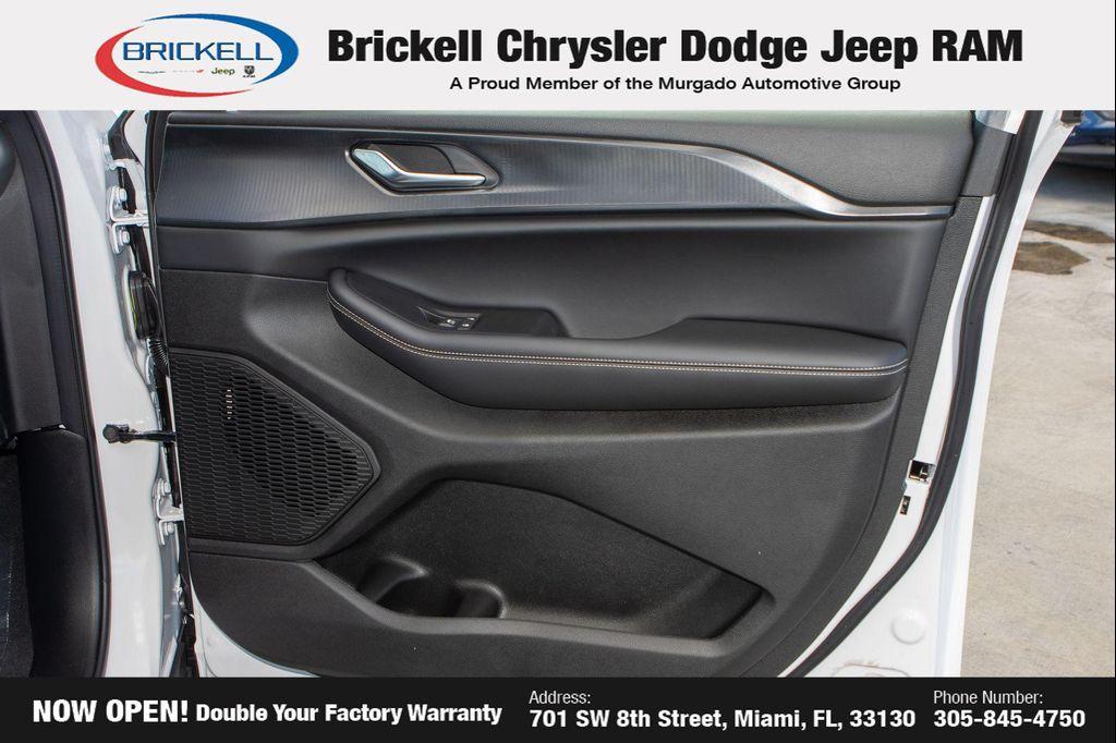 new 2025 Jeep Grand Cherokee car, priced at $36,254